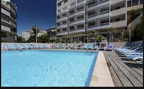 Studio contemporain avec piscine proche de la mer