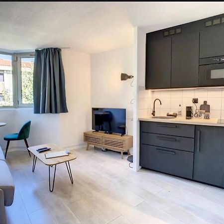 Studio contemporain avec piscine proche de la mer Cannes Esterno foto