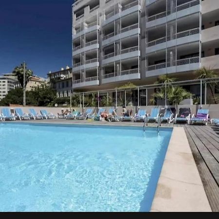 Studio contemporain avec piscine proche de la mer Cannes Esterno foto